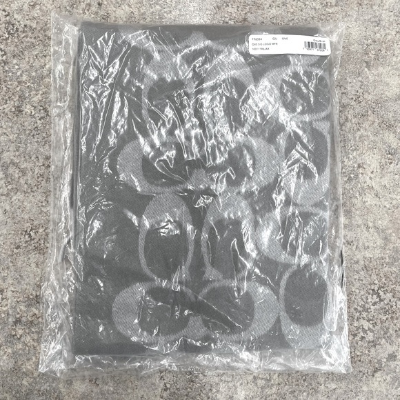 Coach Oversize Signature Logo Scarf - Picture 3 of 3